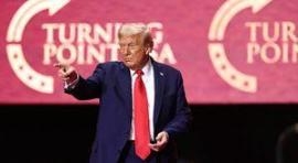 特朗普复仇与公务员被炒