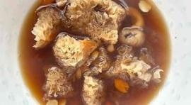 吃太多月饼烧烤易上火？滋润素食谱：杞子银耳杏仁糖水