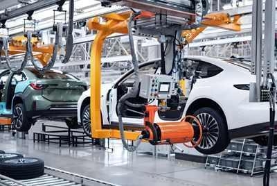 拆解首季5%增速:AI狂奔、车市骤冷、老破小抢筹 拆解首季5%增速:AI狂奔、车市骤冷、老破小抢筹